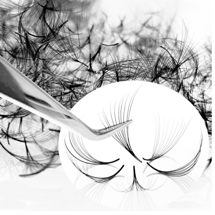 500 Premade Fans for Eyelash Extensions, 10D, knot-free | 0.05mm thin | 13mm long | C-Curl